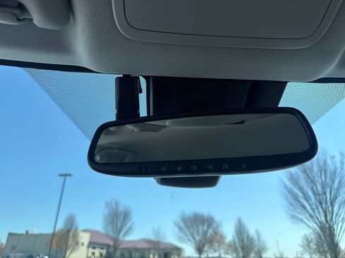 Used 2019 Toyota Prius XLE image 23