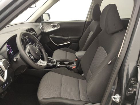 Used 2024 Kia Soul LX w/ Option Group 015 FWD image 17