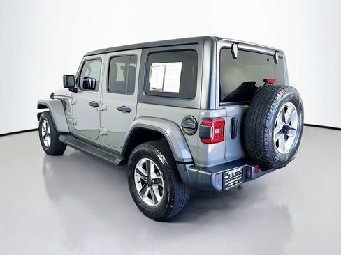 Used 2021 Jeep Wrangler Unlimited Sahara AWD/4WD image 5