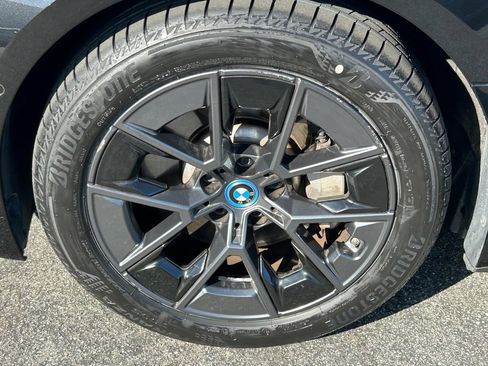 Used 2023 BMW i4 eDrive40 w/ Premium Package RWD image 9