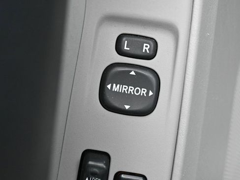 Used 2007 Toyota 4Runner SR5 image 12