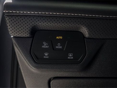 New 2024 Volkswagen Atlas SE image 18