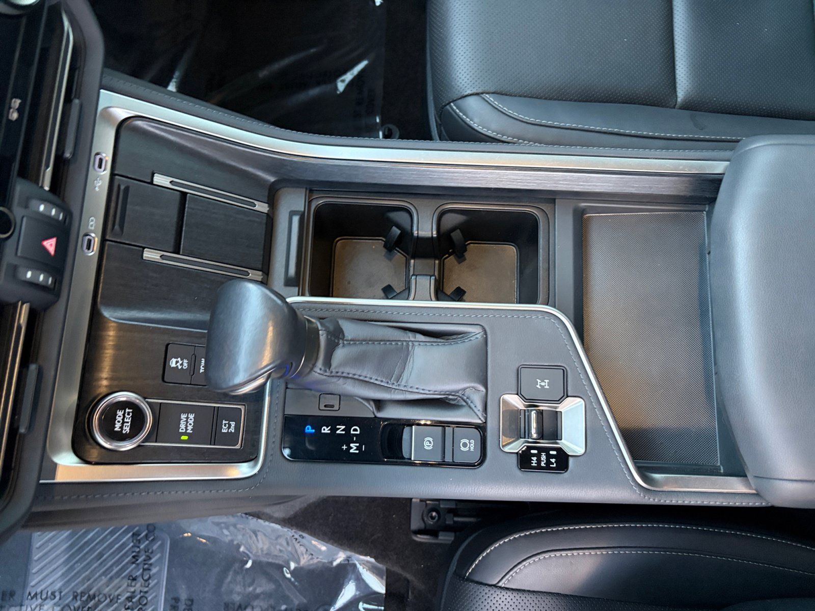 Used 2024 Lexus GX 550 w/ Cold Area Package AWD/4WD image 15