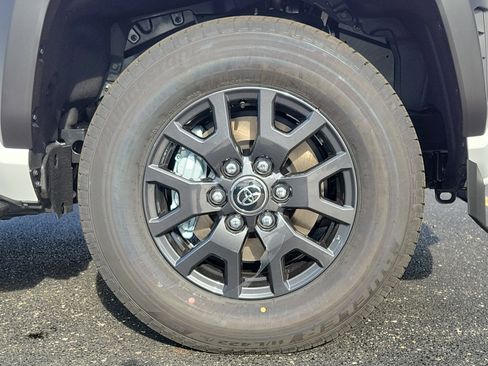 New 2025 Toyota 4Runner SR5 image 5