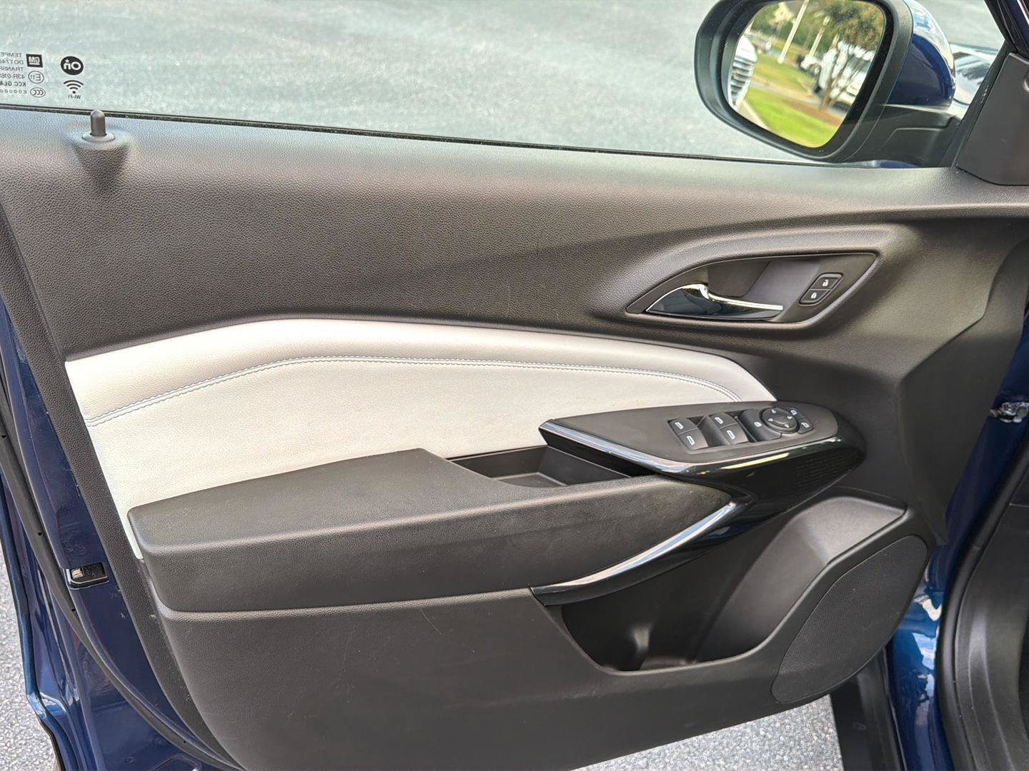 Used 2024 Chevrolet Trax LT FWD image 16