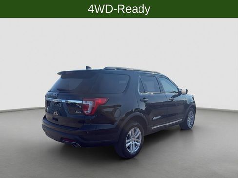 Used 2018 Ford Explorer XLT AWD/4WD image 6