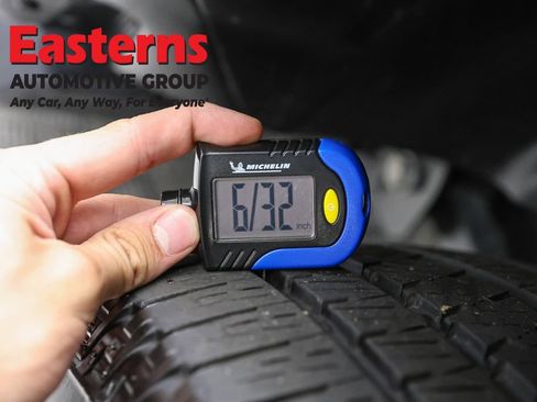 Used 2022 Jeep Wrangler Unlimited Sahara w/ Cold Weather Group AWD/4WD image 25