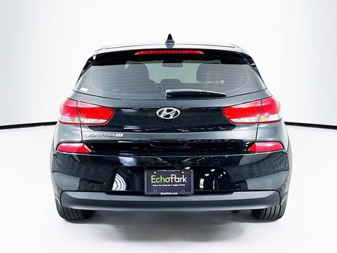 Used 2019 Hyundai Elantra GT image 7