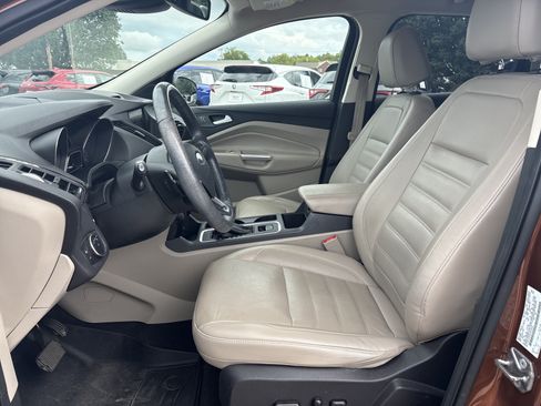 Used 2017 Ford Escape Titanium w/ Equipment Group 301A FWD image 5