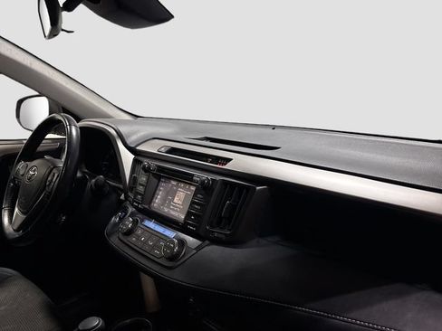 Used 2018 Toyota RAV4 XLE w/ Plus Extra Value Package AWD/4WD image 28