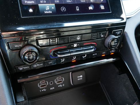 Used 2022 Jeep Grand Cherokee L Laredo image 30