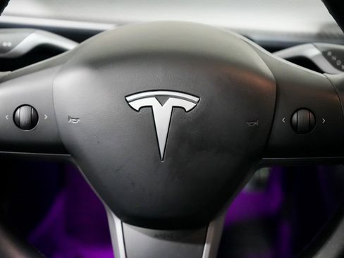 Used 2018 Tesla Model 3 Long Range image 12