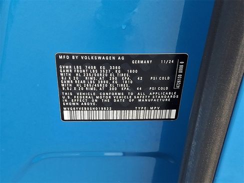 New 2025 Volkswagen ID. Buzz 1st Edition image 10