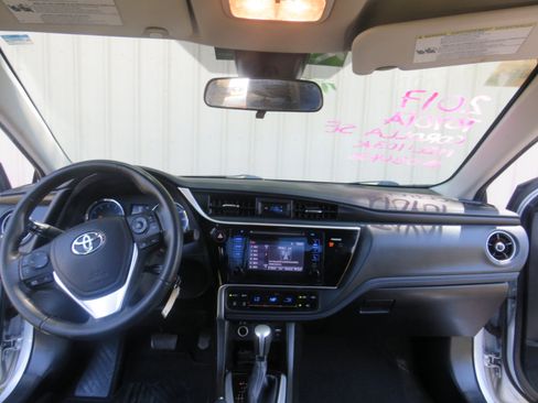 Used 2017 Toyota Corolla LE image 26