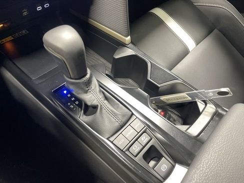 Used 2025 Toyota Camry SE image 20