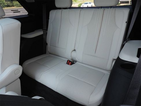 New 2026 Cadillac Vistiq Luxury image 18