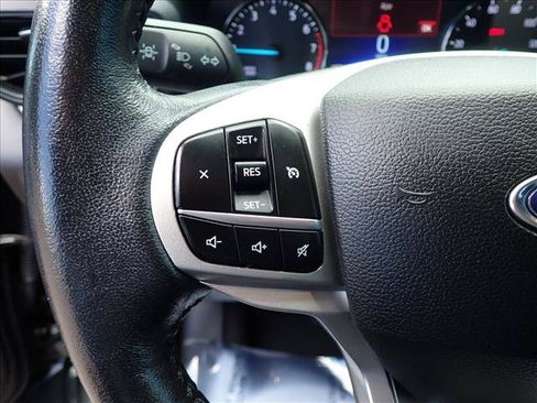 Used 2023 Ford Explorer XLT RWD image 15