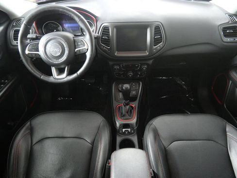 Used 2019 Jeep Compass Trailhawk w/ Leather Interior Group AWD/4WD image 19
