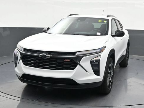Used 2025 Chevrolet Trax RS w/ Driver Confidence Package FWD image 9