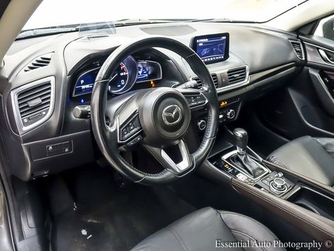 Used 2018 MAZDA MAZDA3 Grand Touring image 10