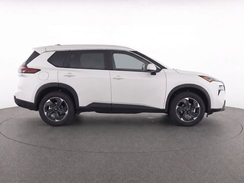 Used 2024 Nissan Rogue SV AWD/4WD image 9