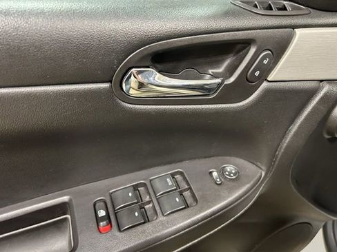 Used 2008 Chevrolet Impala LT FWD image 13