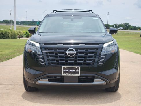 New 2026 Nissan Pathfinder Platinum FWD image 6