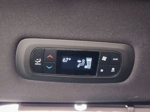New 2026 Chrysler Pacifica Select FWD image 22