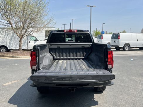 Used 2025 Chevrolet Colorado W/T w/ Advanced Trailering Package image 11