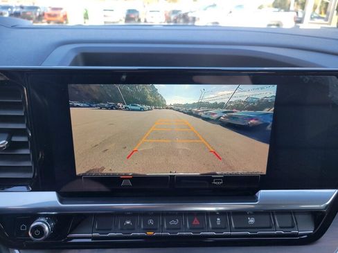 Used 2022 GMC Sierra 1500 SLT w/ SLT Convenience Package image 20