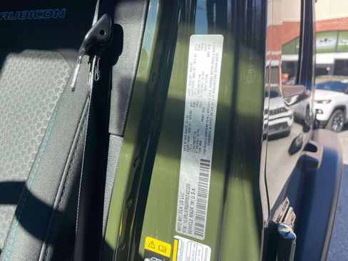 Used 2024 Jeep Wrangler Unlimited Rubicon 4xe image 19