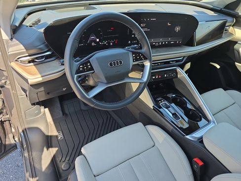 Used 2025 Audi Q5 Prestige w/ 20" Wheel Package AWD/4WD image 16