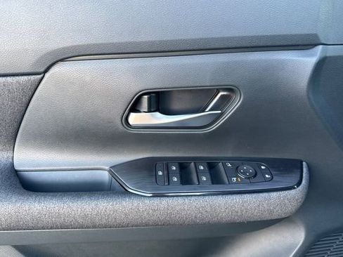 New 2025 Nissan Kicks SV image 11