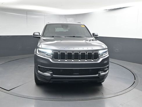 Used 2024 Jeep Wagoneer Base image 27