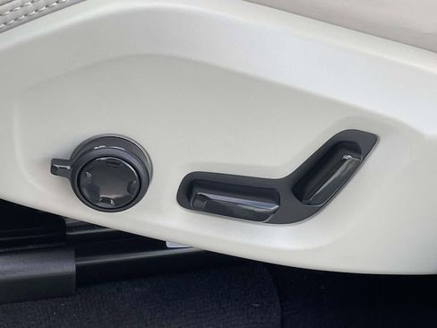 New 2026 Volvo XC90 B6 Ultra image 7