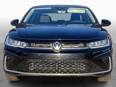 Used 2025 Volkswagen Jetta S image 4