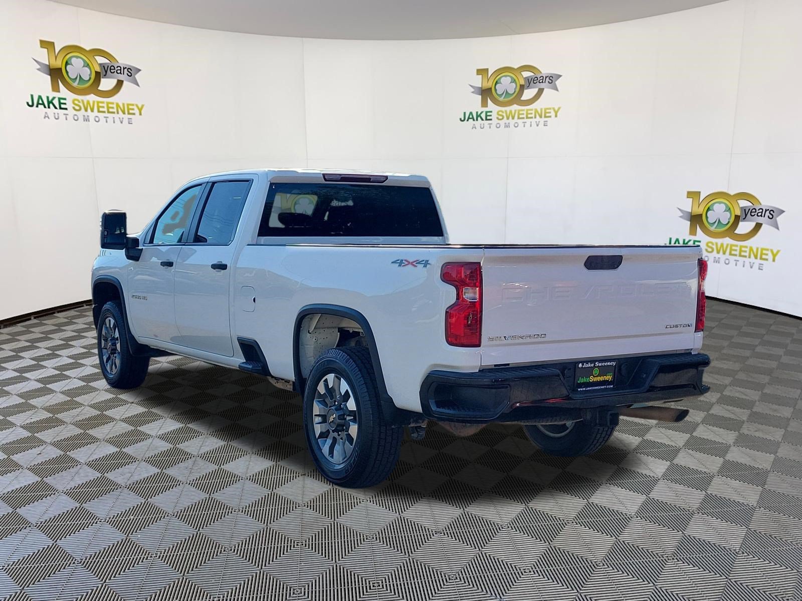 Used 2023 Chevrolet Silverado 2500 Custom w/ Custom Convenience Package AWD/4WD image 4