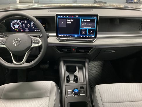 New 2026 Volkswagen Tiguan SE image 12