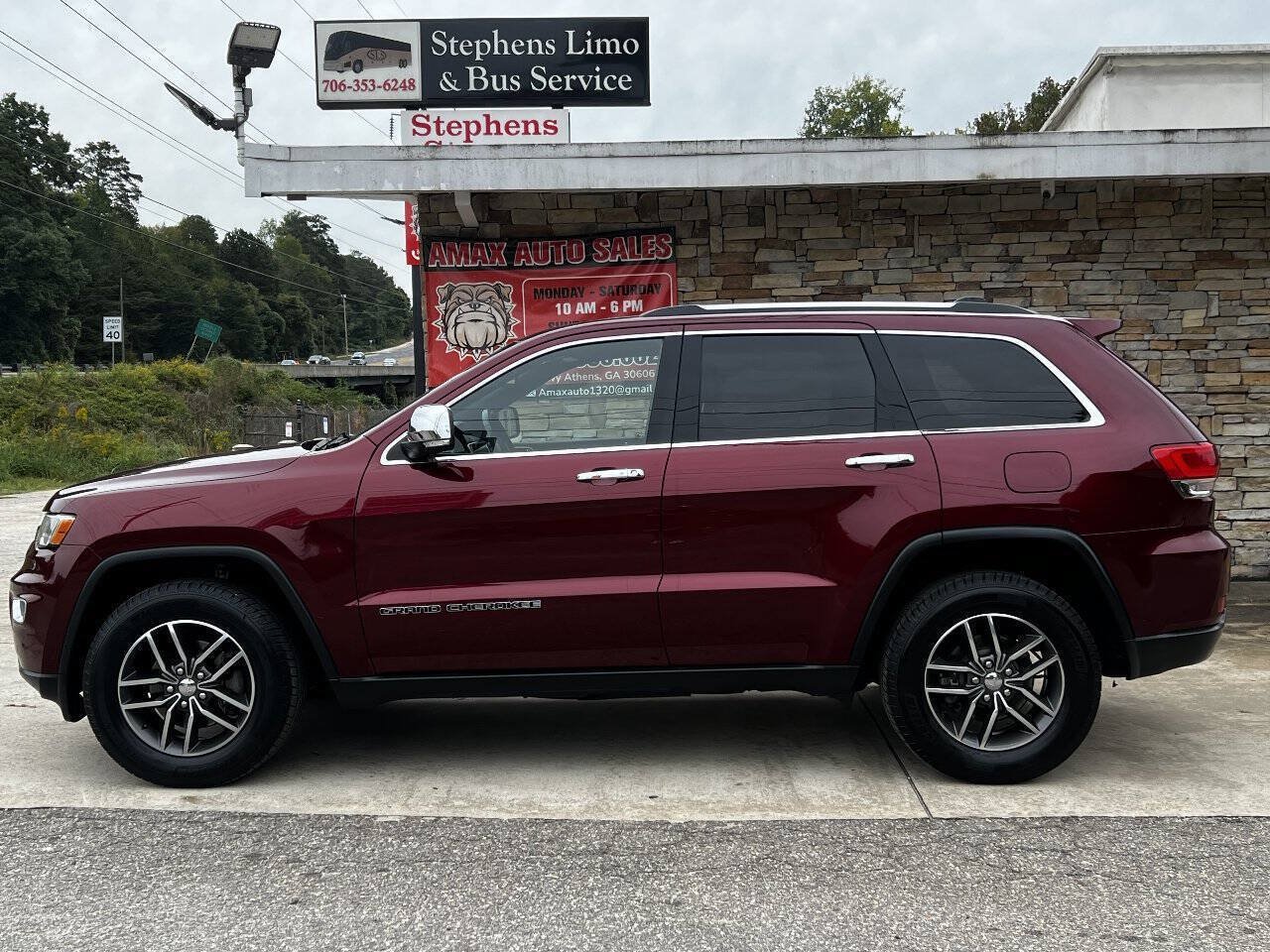 Used 2017 Jeep Grand Cherokee Limited AWD/4WD image 3