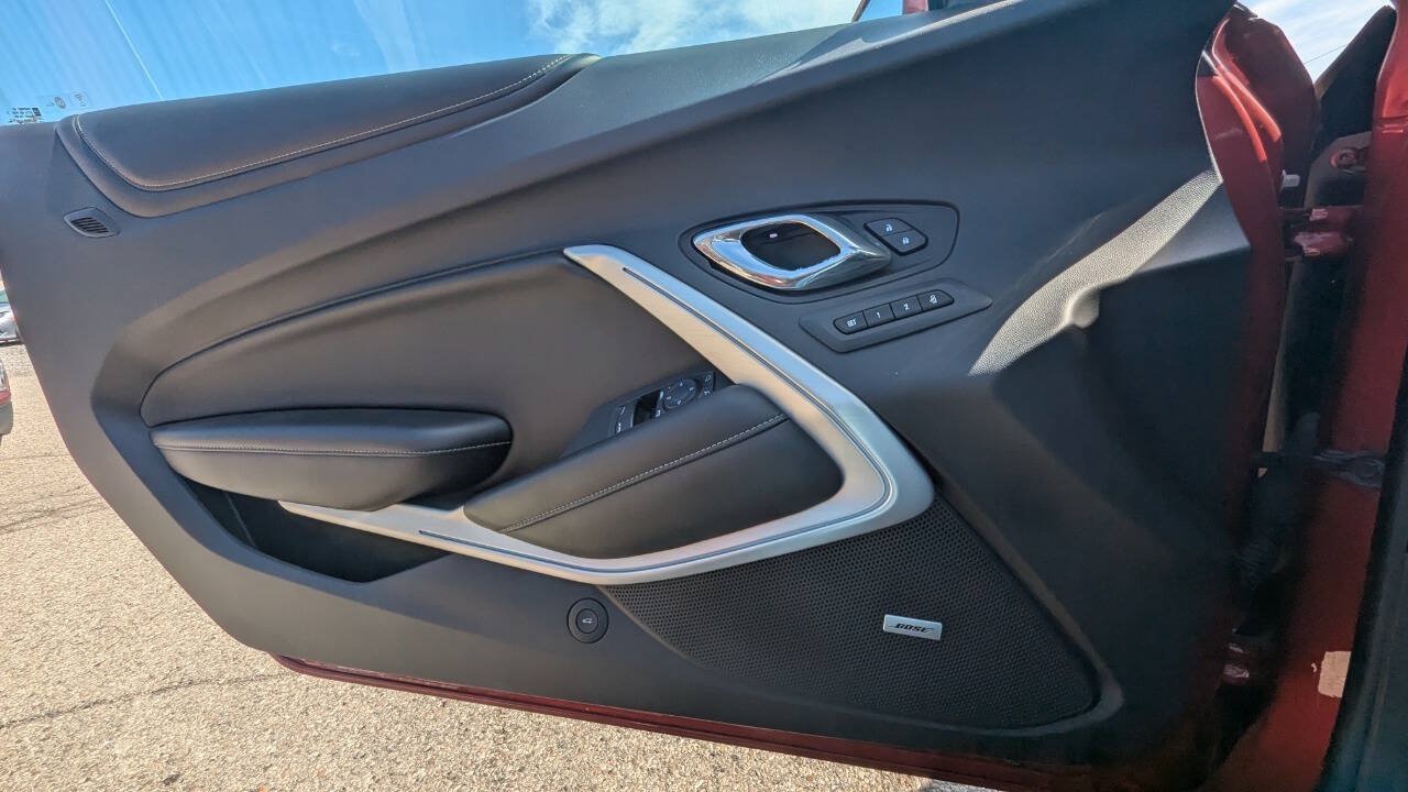 Used 2017 Chevrolet Camaro LT RWD image 30