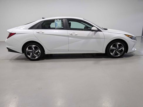 Used 2023 Hyundai Elantra SEL w/ Convenience Package image 7