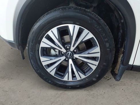 Used 2023 Nissan Rogue SV image 14