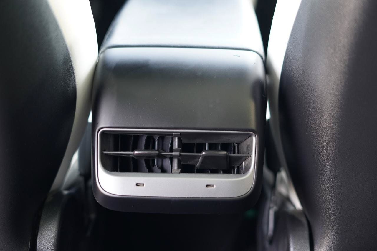 Used 2020 Tesla Model Y Long Range AWD/4WD image 17
