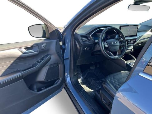 Used 2023 Ford Escape SE w/ PHEV Premium Package image 9