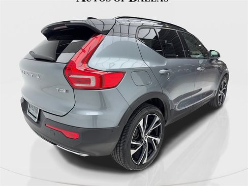 Used 2019 Volvo XC40 T5 R-Design image 9