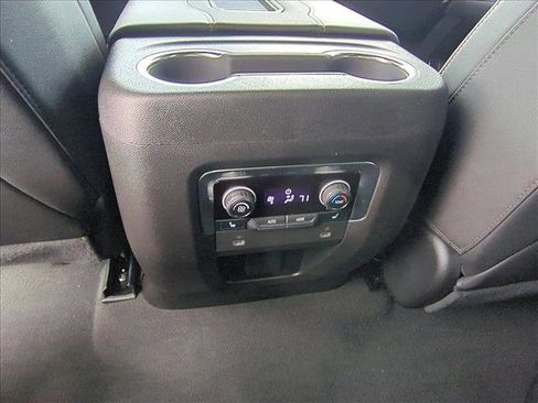 Used 2023 Chevrolet Tahoe Premier AWD/4WD image 17