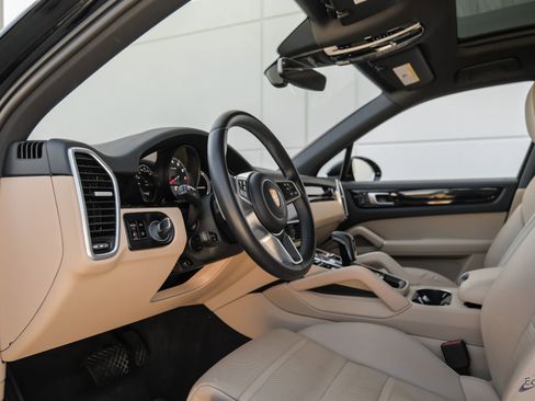 Used 2019 Porsche Cayenne AWD/4WD image 29