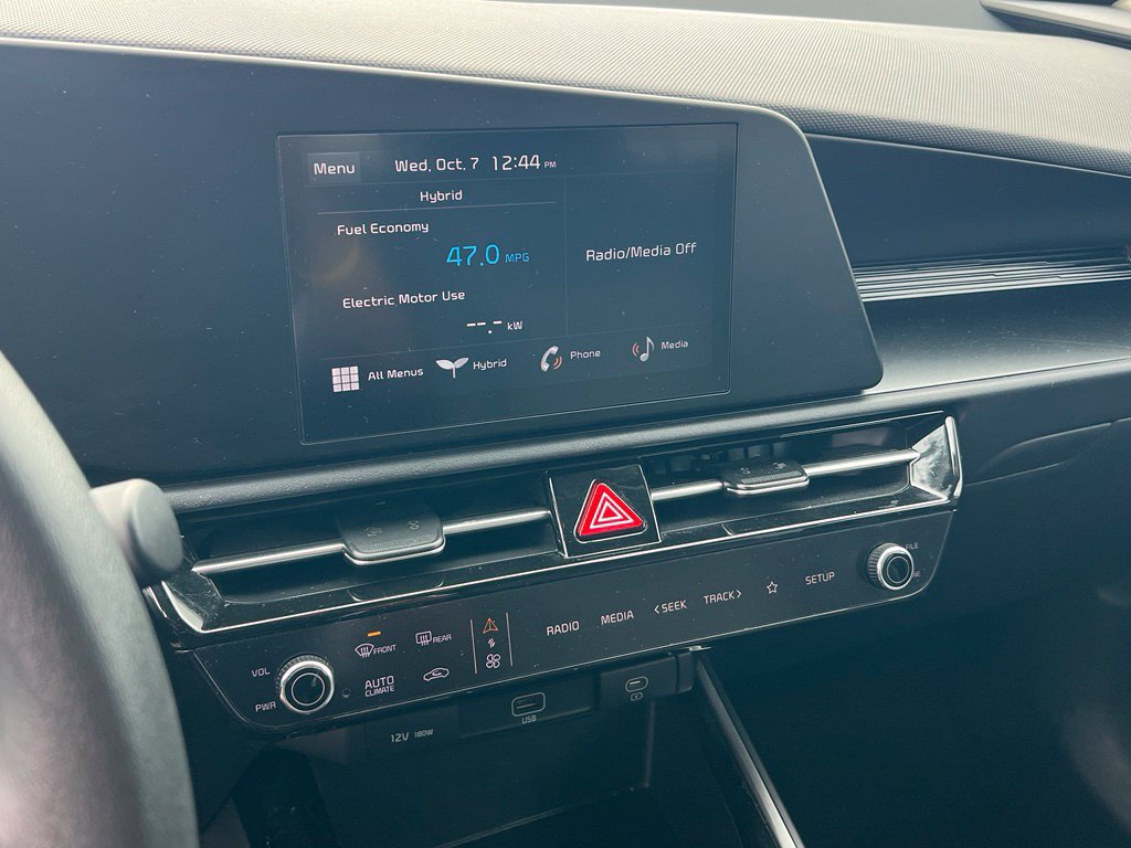 Certified 2025 Kia Niro LX FWD image 18