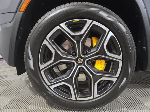 Used 2024 Rivian R1S Adventure AWD/4WD image 9