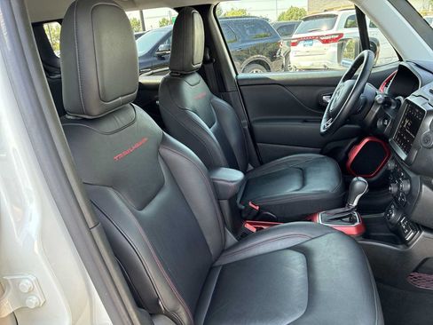 Used 2022 Jeep Renegade Trailhawk AWD/4WD image 24